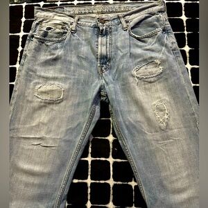 American Eagle Distressed Jean